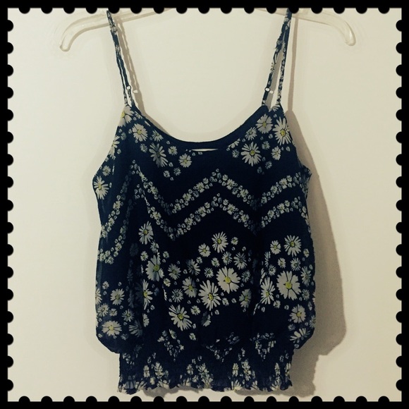 Daisy Crop Top - Picture 4 of 8